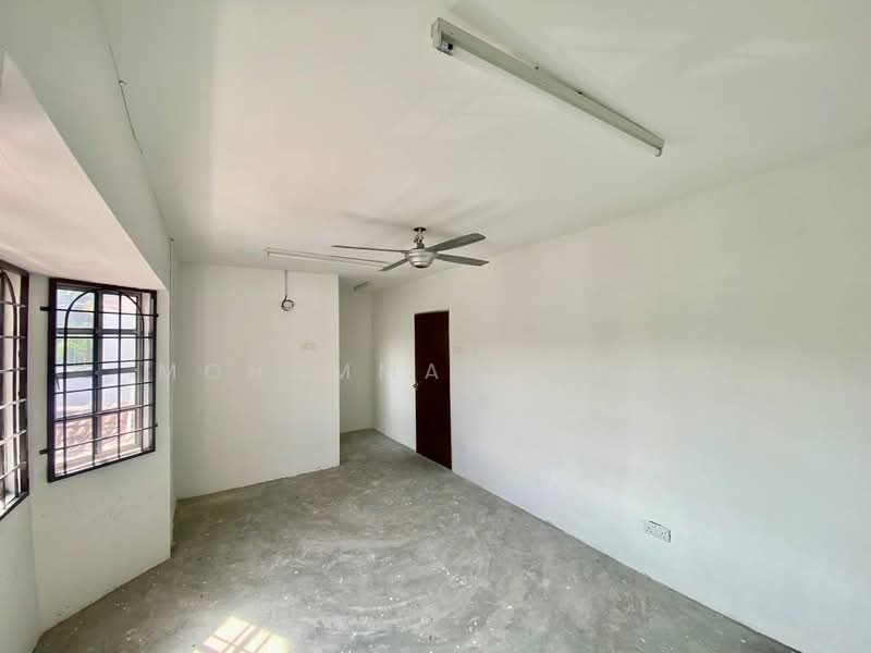 2-storey Terraced House for Sale in Taman Lestari Putra (Seri Kembangan) - Mohammad Omar - PropertyGuru.com.my