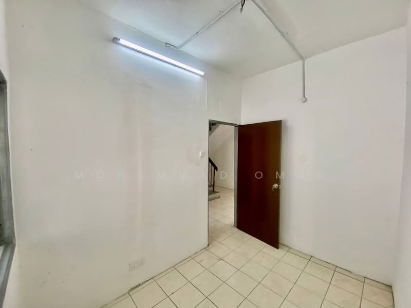2-storey Terraced House for Sale in Taman Lestari Putra (Seri Kembangan) - Mohammad Omar - PropertyGuru.com.my