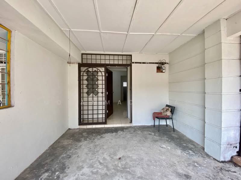 2-storey Terraced House for Sale in Taman Lestari Putra (Seri Kembangan) - Mohammad Omar - PropertyGuru.com.my