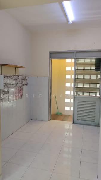 Kondominium untuk Dijual di Desa Golf Condominium - Eric Kang - Kitchen - PropertyGuru.com.my