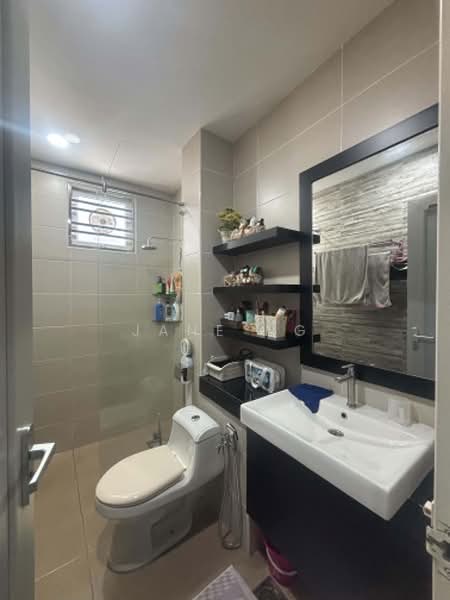 Rumah Teres 3 Tingkat untuk Dijual di Taman Desa Oren (Butterworth) - Jane Ng - Bathroom - PropertyGuru.com.my