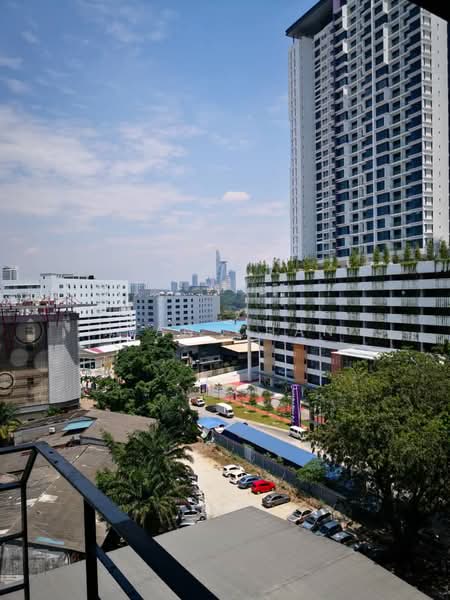 Servis Apartment untuk Dijual di Avenue D'Vogue - Ivan Chan - Exterior - PropertyGuru.com.my