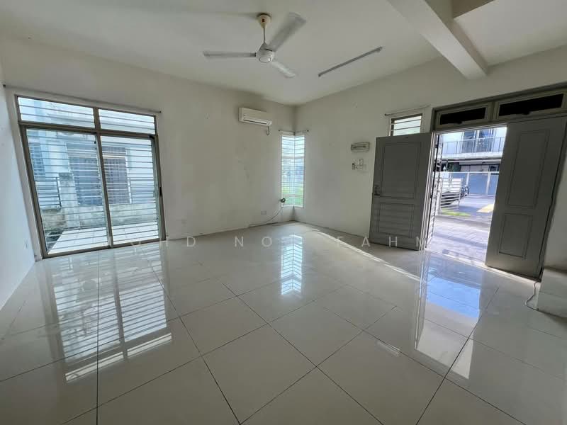 Cluster House for Sale in Bandar Saujana Putra (Tanjong Duabelas) - Mohd Nor Fahmi - PropertyGuru.com.my