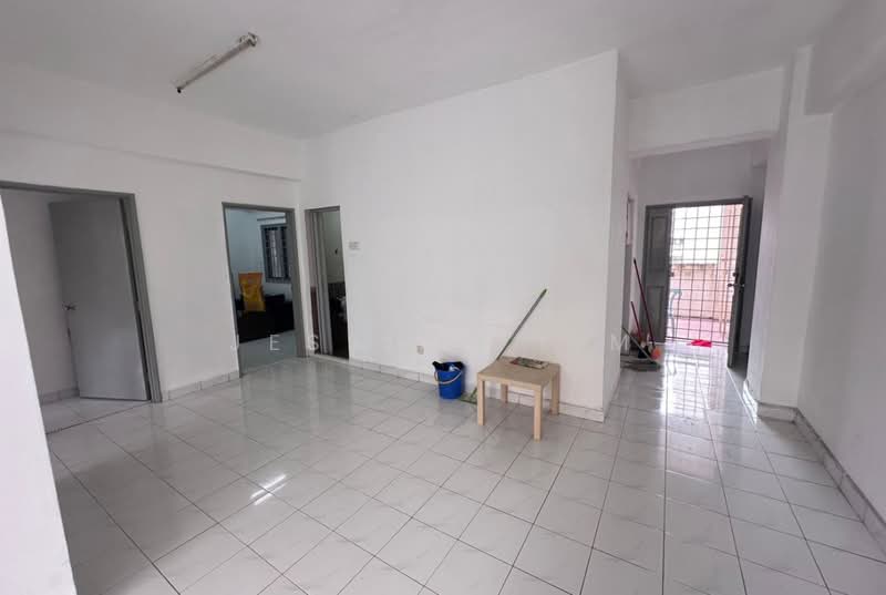 Pangsapuri untuk Dijual di Prima Saujana - Jessica Lim - Living Room - PropertyGuru.com.my
