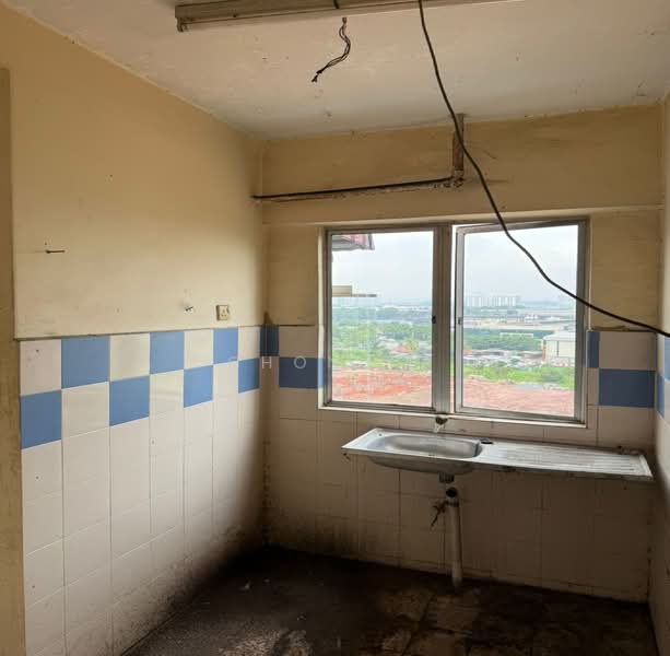 Flat for Sale at Pangsapuri Taman Tasik Sungai Chua - Chong . - PropertyGuru.com.my