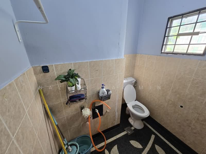 Terraced House for Sale in Bandar Tasik Puteri (Rawang) - Nazrin Hakimin - Bathroom - PropertyGuru.com.my