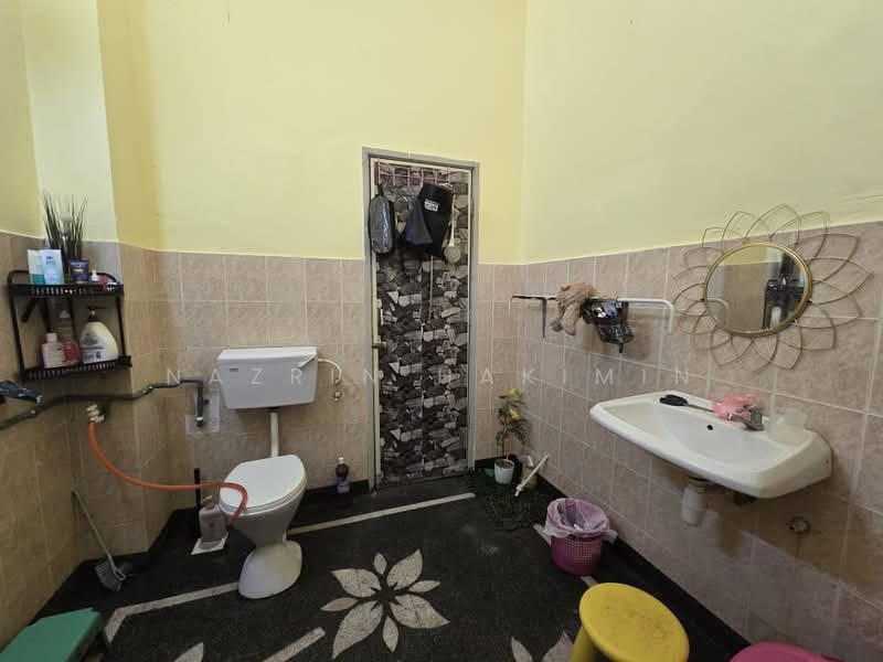 Terraced House for Sale in Bandar Tasik Puteri (Rawang) - Nazrin Hakimin - Bathroom - PropertyGuru.com.my