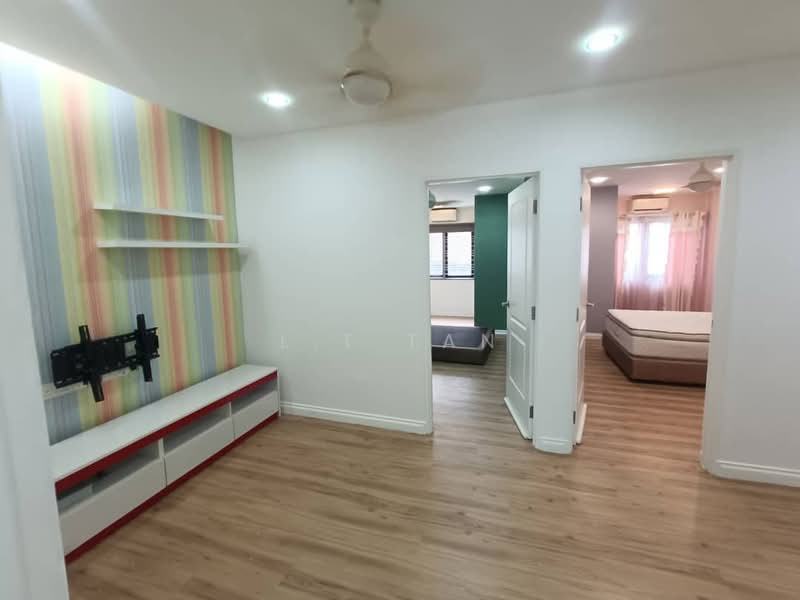 3-storey Terraced House for Rent in Lake Fields (Sungai Besi) - L.T Tan - Living Room - PropertyGuru.com.my