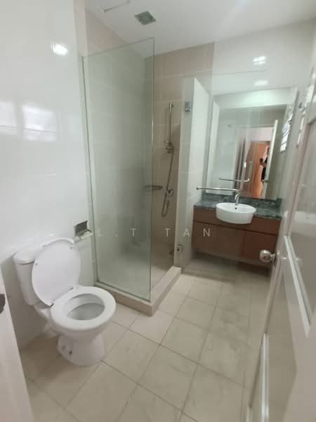 3-storey Terraced House for Rent in Lake Fields (Sungai Besi) - L.T Tan - Bathroom - PropertyGuru.com.my