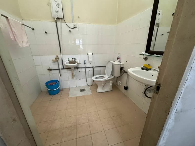 Rumah Teres 2 Tingkat untuk Dijual di SS15 (Subang Jaya) - Ken Ler - Bathroom - PropertyGuru.com.my