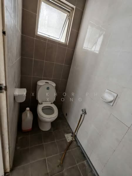 Shop / Office for Rent in Setia Alam (Selangor) - Max Khor Phor xiong - Bathroom - PropertyGuru.com.my