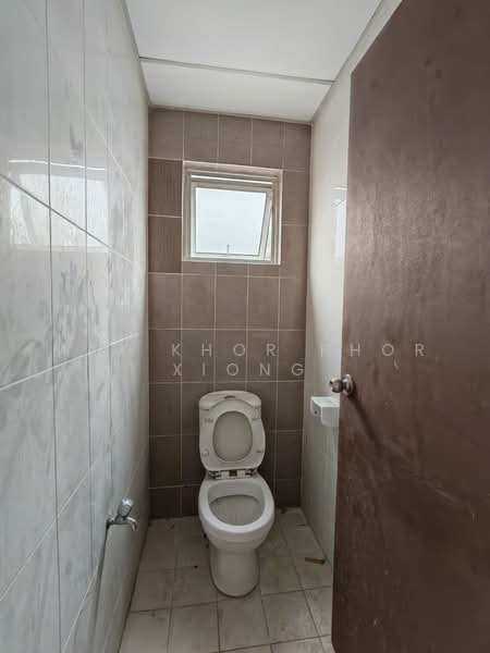 Shop / Office for Rent in Setia Alam (Selangor) - Max Khor Phor xiong - Bathroom - PropertyGuru.com.my