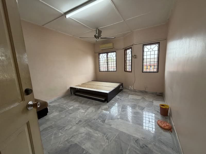 Rumah Teres 2-Tingkat untuk Dijual di Taman Cheras Mas (Cheras) - Kris Tan - Bedroom - PropertyGuru.com.my