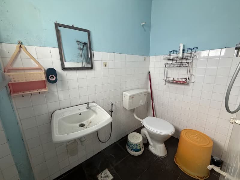 Rumah Teres 2-Tingkat untuk Dijual di Taman Cheras Mas (Cheras) - Kris Tan - Bathroom - PropertyGuru.com.my