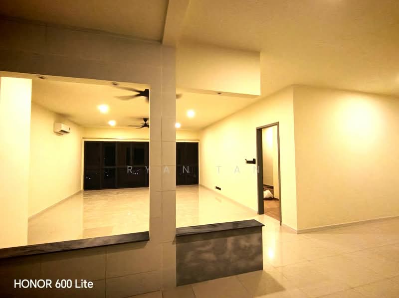 Servis Apartment untuk Disewa di The Era @ Duta North - Ryan Tan - Living Room - PropertyGuru.com.my