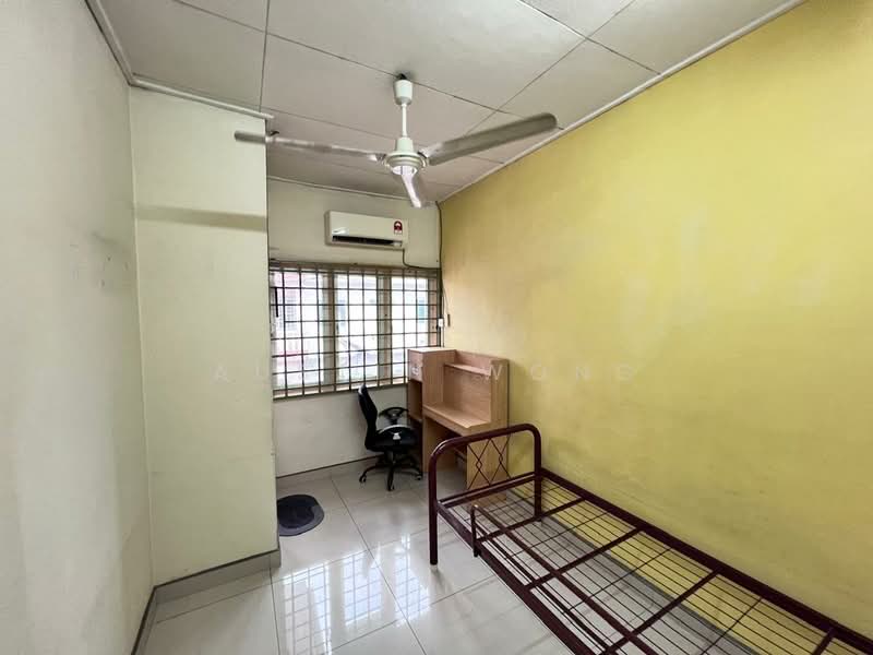 2-storey Terraced House for Sale in Taman Putra Prima (Puchong) - Austin Wong - Bedroom - PropertyGuru.com.my