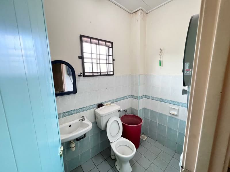2-storey Terraced House for Sale in Taman Putra Prima (Puchong) - Austin Wong - Bathroom - PropertyGuru.com.my