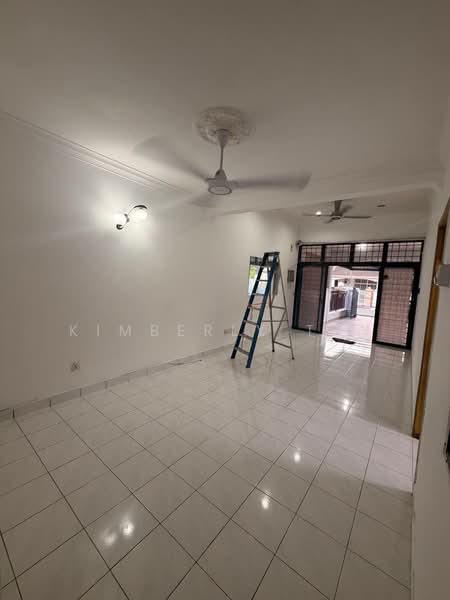 Rumah Teres 1.5 Tingkat untuk Disewa di Taman Perling (Perling) - Kimberly Tay - Living Room - PropertyGuru.com.my