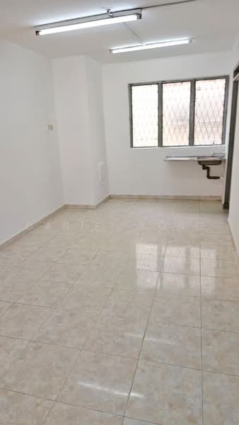 Flat for Sale at Flat Taman Ungku Tun Aminah - Daniel Yong - Interior - PropertyGuru.com.my