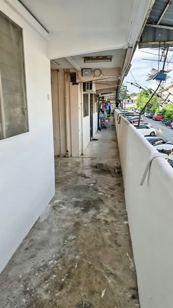 Flat for Sale at Flat Taman Ungku Tun Aminah - Daniel Yong - Corridor - PropertyGuru.com.my