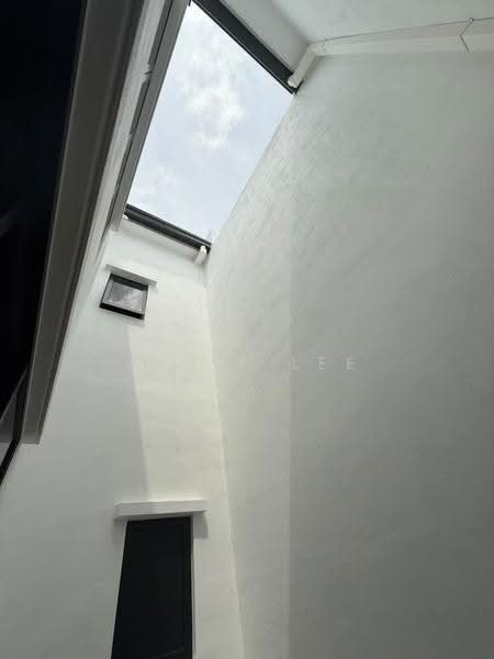 2-storey Terraced House for Sale in Setia Indah (Setia Alam) - Janie Lee - Sunlight ventilation yard - PropertyGuru.com.my