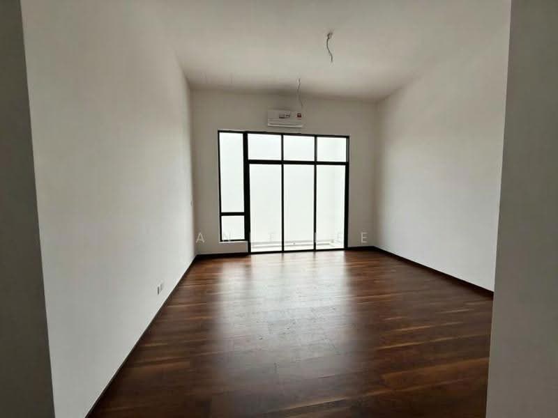 2-storey Terraced House for Sale in Setia Indah (Setia Alam) - Janie Lee - Master bedroom - PropertyGuru.com.my