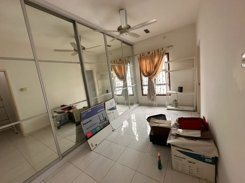 Rumah Teres 2 Tingkat untuk Dijual di Setia Tropika (Johor Bahru) - Queenie Ng - Bedroom - PropertyGuru.com.my