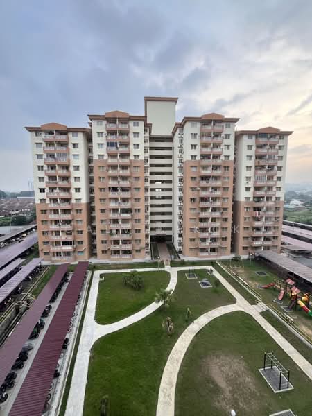 Pangsapuri untuk Dijual di Sri Lavender Apartment - Calvin Kok - Exterior - PropertyGuru.com.my