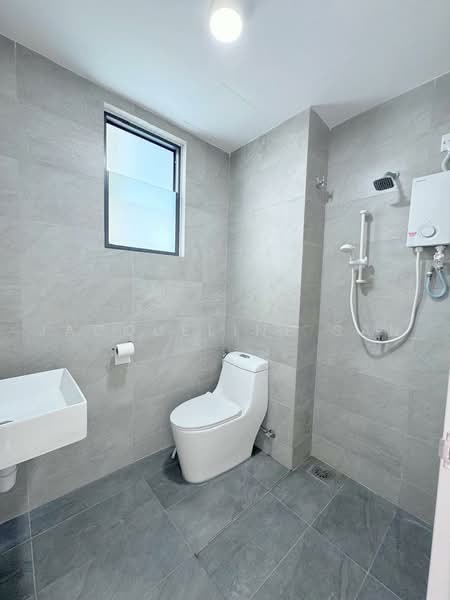 Service Residence for Rent at SUNSURIA FORUM SERVICED APARTMENT - Jacqueline San - Bathroom - PropertyGuru.com.my