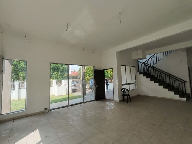 Rumah Berkembar untuk Dijual di Taman Meru Putra (Kapar) - Teresa Teng - Living Room - PropertyGuru.com.my