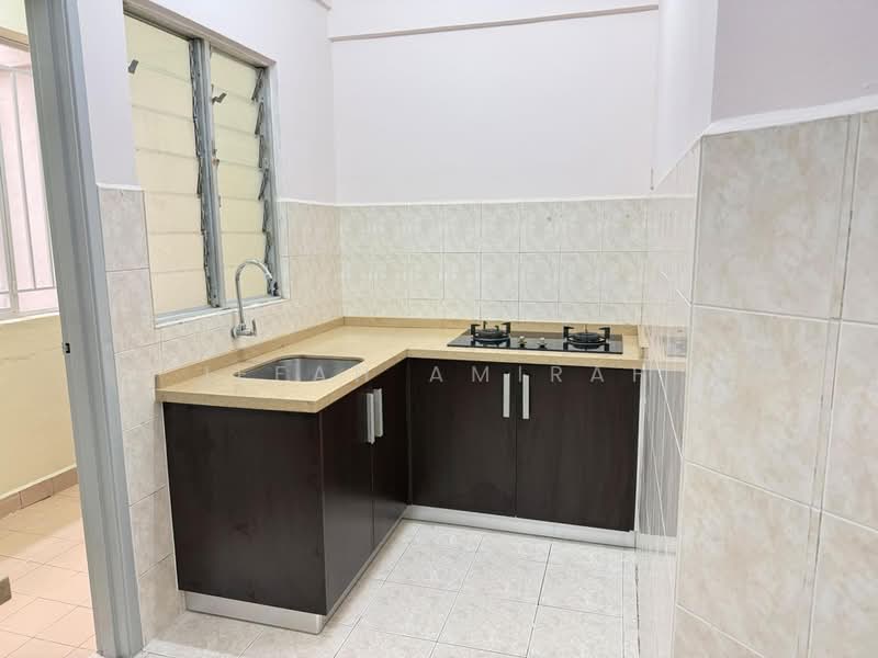 Condominium for Rent at D'aman Crimson - Iffah Amirah - Kitchen - PropertyGuru.com.my