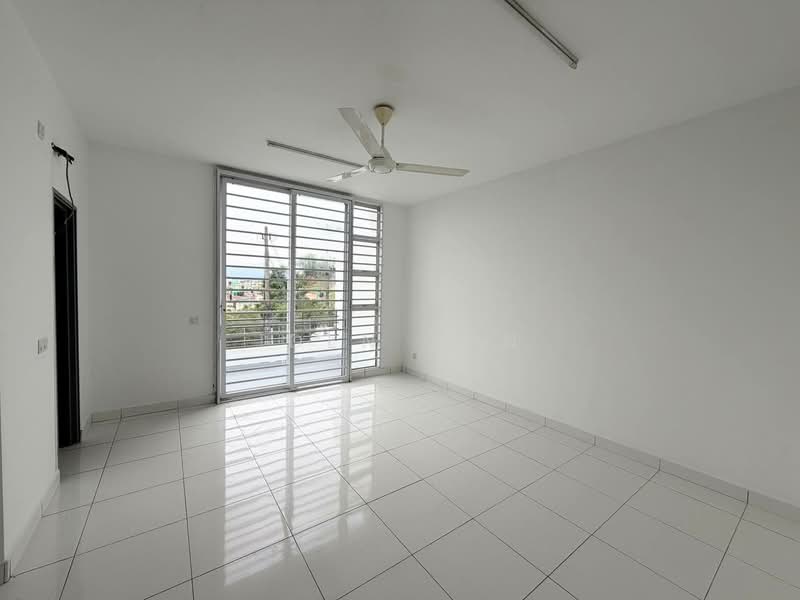 Rumah Teres 2 Tingkat untuk Dijual di Setia Eco Gardens (Gelang Patah) - Iden Tan - Living Room - PropertyGuru.com.my