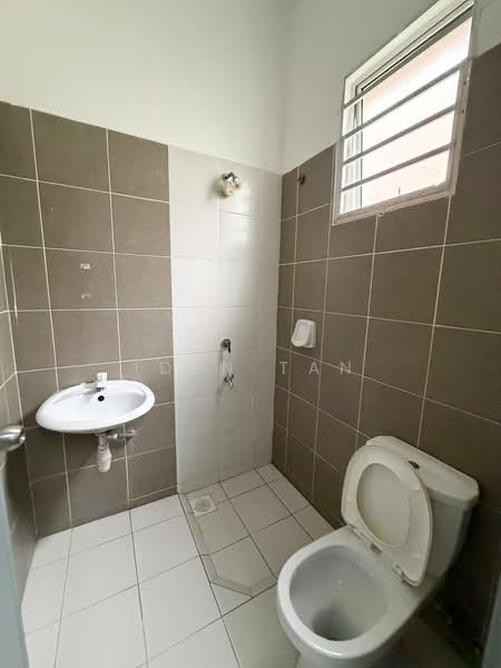 Rumah Teres 2 Tingkat untuk Dijual di Setia Eco Gardens (Gelang Patah) - Iden Tan - Bathroom - PropertyGuru.com.my