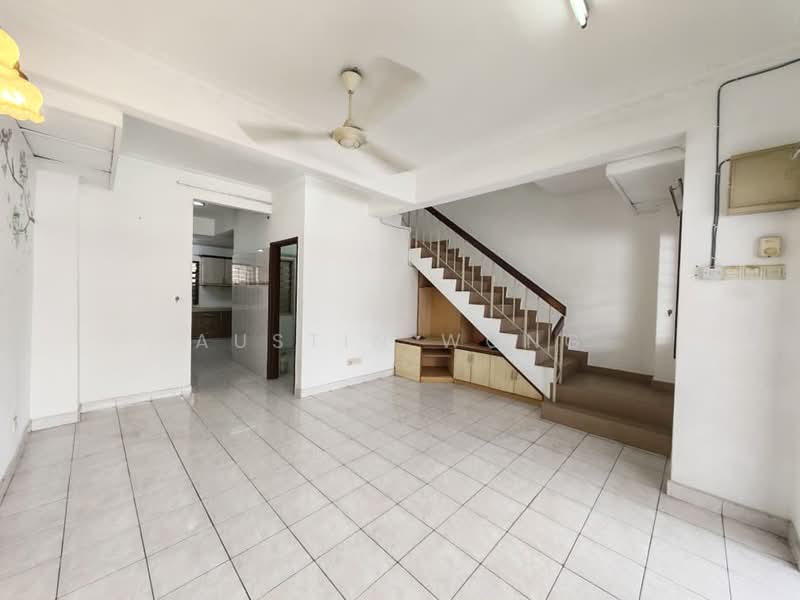 Rumah Teres 2 Tingkat untuk Dijual di TAMAN PUCHONG UTAMA (Puchong) - Austin Wong - Living Room - PropertyGuru.com.my
