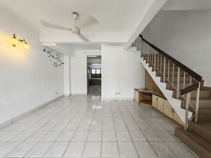 Rumah Teres 2 Tingkat untuk Dijual di TAMAN PUCHONG UTAMA (Puchong) - Austin Wong - Living Room - PropertyGuru.com.my
