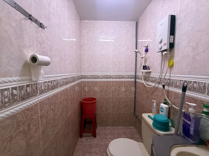 Rumah Teres 1 Tingkat untuk Dijual di Taman Skudai Baru (Skudai) - Iden Tan - Bathroom - PropertyGuru.com.my