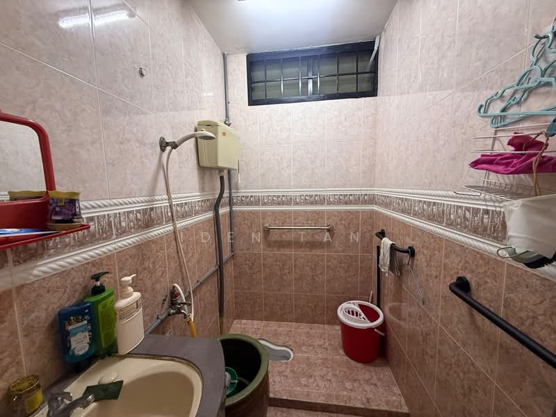 Rumah Teres 1 Tingkat untuk Dijual di Taman Skudai Baru (Skudai) - Iden Tan - Bathroom - PropertyGuru.com.my