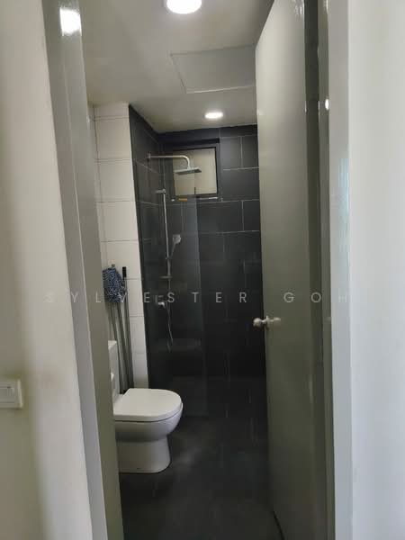 Servis Apartment untuk Dijual di Univ 360 Place - Sylvester Goh - Bathroom - PropertyGuru.com.my