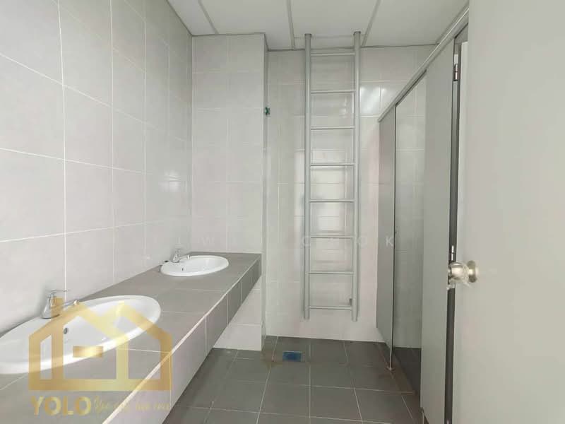 Kilang Berkembar untuk Disewa di Bandar Bukit Raja (Klang) - Elwin Chok - Bathroom - PropertyGuru.com.my