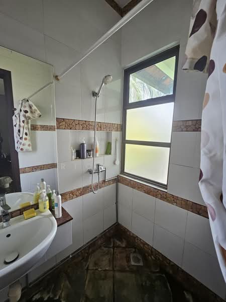 Rumah Banglo untuk Dijual di Bukit Rahman Putra (Sungai Buloh) - Rick Lum - Bathroom - PropertyGuru.com.my