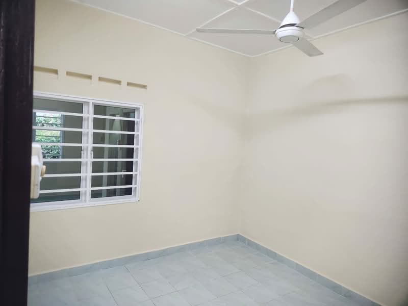 1-storey Terraced House for Rent in Taman Ungku (Johor Bahru) - Fish Yong - PropertyGuru.com.my