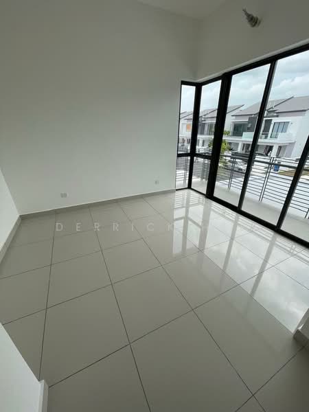 2-storey Terraced House for Rent in Telok Panglima Garang (Selangor) - Derrick Hee - Balcony - PropertyGuru.com.my