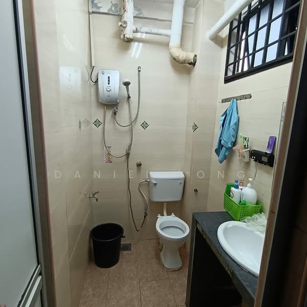 Flat for Sale at Bandar Baru Uda - Daniel Yong - Bathroom - PropertyGuru.com.my