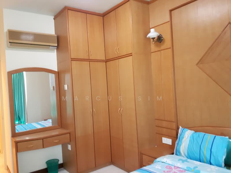 Kondominium untuk Dijual di Gold Coast Resort Condominium - Marcus Sim - Bedroom - PropertyGuru.com.my