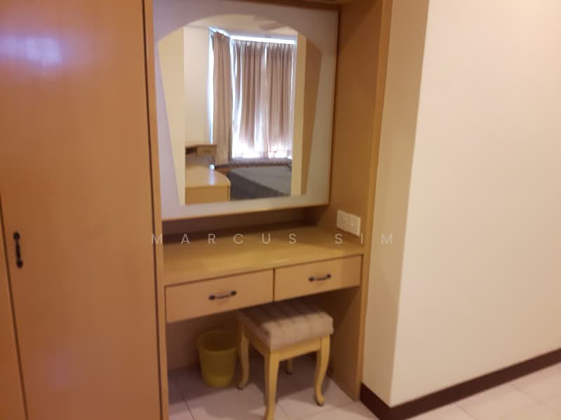 Kondominium untuk Dijual di Gold Coast Resort Condominium - Marcus Sim - Bedroom - PropertyGuru.com.my