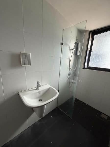 Service Residence for Sale at V@SUMMERPLACE - Joyce Ong - Bathroom - PropertyGuru.com.my