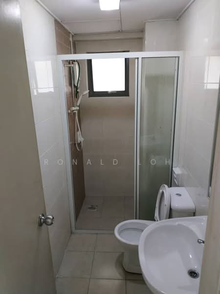 Service Residence for Sale at D'Alamanda - Ronald Loh - Bathroom - PropertyGuru.com.my