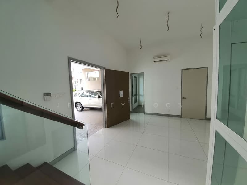 Terraced House for Sale in Bandar Putra Permai (Seri Kembangan) - Jeffrey Hoon - Entrance - PropertyGuru.com.my