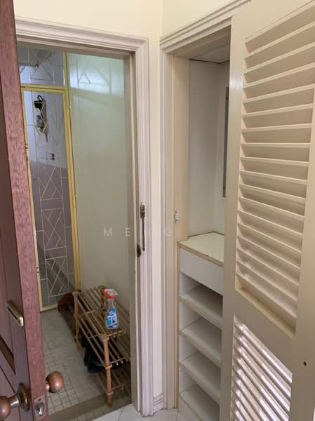 Kondominium untuk Dijual di Sri York Condominium - Meng . - Entrance - PropertyGuru.com.my