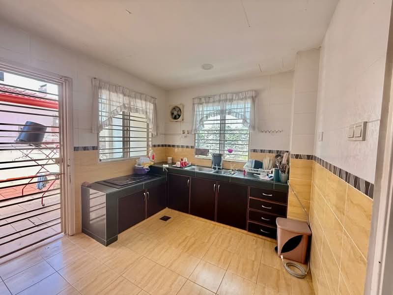 Rumah Teres 2 Tingkat untuk Disewa di Rawang Perdana 2 (Rawang) - SK Luk - Kitchen - PropertyGuru.com.my